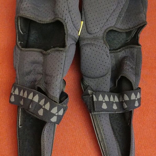 Nukeproof Critical Armour knee and shin protectors size L like new