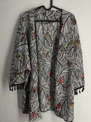 Kimono with sleeves L/XL like new, black multicolor pattern