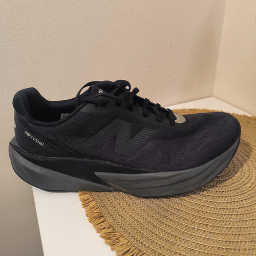 New Balance sneakers size 45, black