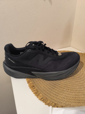 New Balance sneakers size 45, black
