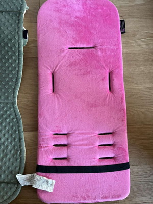 CuddleCo stroller mat like new reversible