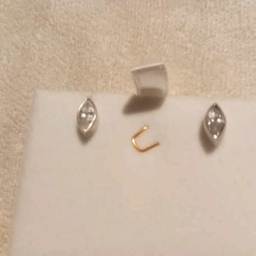 Silver 925 stud earrings with marquise cut like new