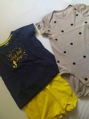 Pajamas and bodysuit like new, size 98/104 for 2-4 years old