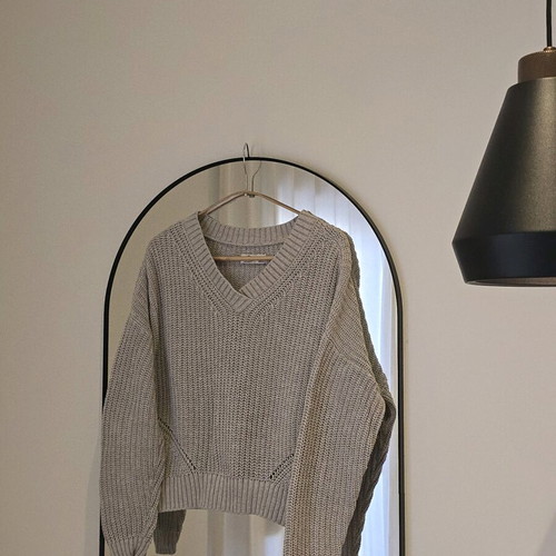 Hollister lightweight jumper used, slightly cropped, beige