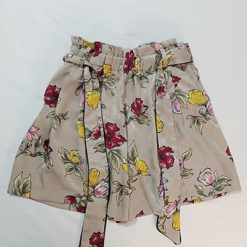 Zara Basic Satin Floral Shorts with Belt size M like new