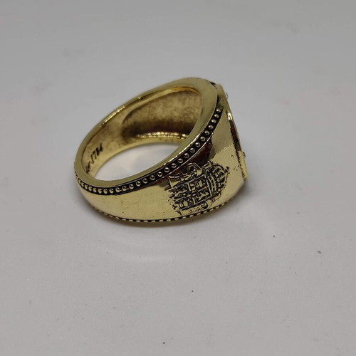 El Cazador 1784 ring like new with gold tone and silver details