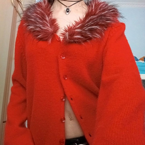 Red cardigan like new with removable faux fur, size S