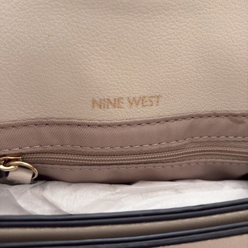 Nine West crossbody bag cream like new with case
