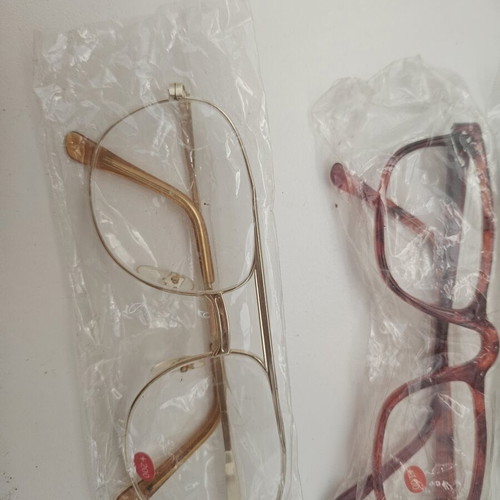 Presbyopia glasses in various designs and strengths