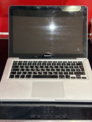 Mac book pro 2010 intel core duo used without disk and memory for parts