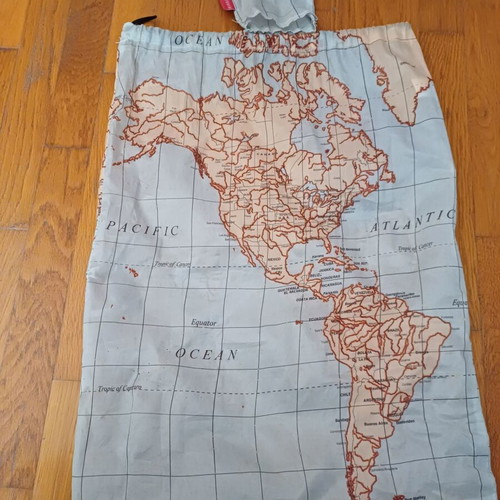KIKKERLAND drawstring bag used with world map design