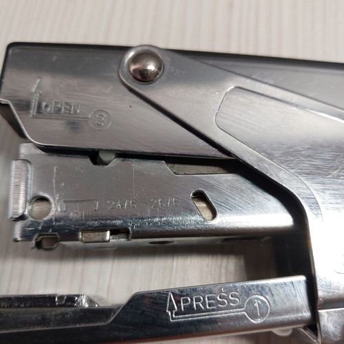 Kangaroo HP 210 metal hand stapler like new