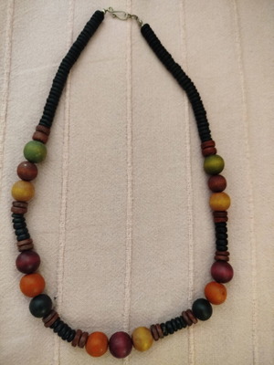 Wooden multicolor necklace like new