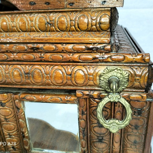 Carved jewelry box like new, decorative or ecclesiastical