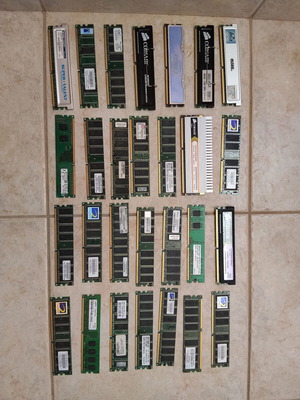 Memory cards used, old, external condition good, unknown functionality