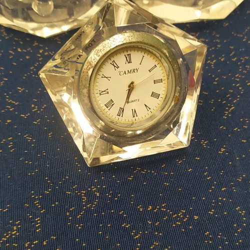 Decorative crystal ashtrays and clock set, new, 3 pieces