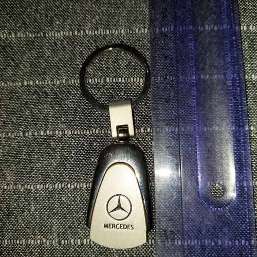 Mercedes-Benz keychain used with 4 tire valve caps silver