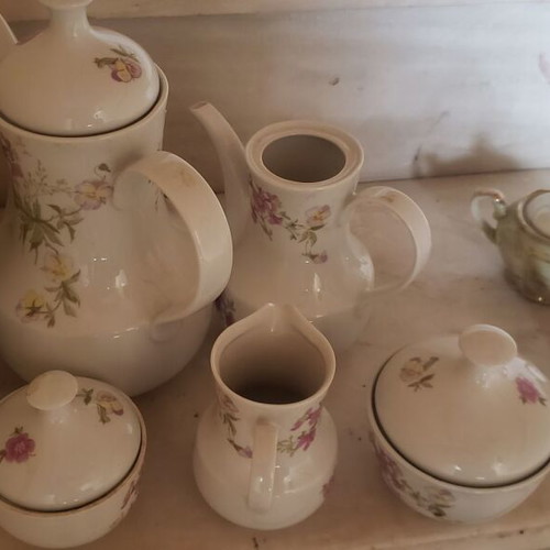 Teapots used in very good condition