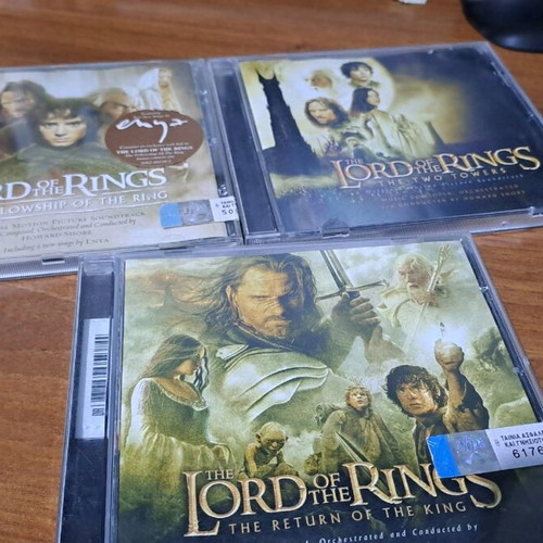 Lord of the Rings soundtracks used, pack of 3 CDs