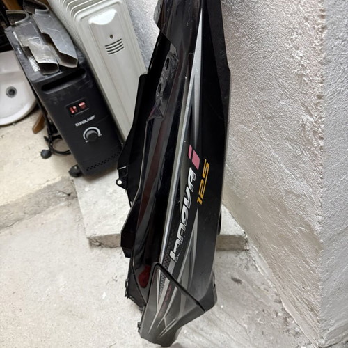 Honda Innova Injection 125 right and left fairing used, genuine