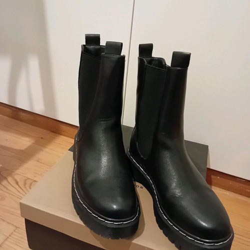 Seven black ankle boots size 37 new unworn