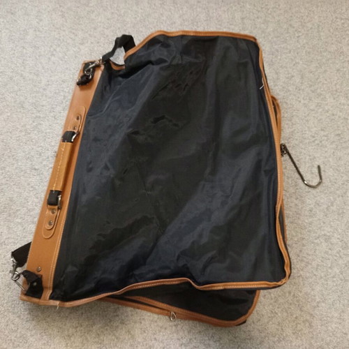 TransWorld folding suit bag like new