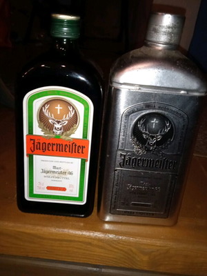 Jagermeister φιάλη 700ml καινούργια με μεταλλική συσκευασία συλλεκτική