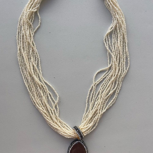 Necklace like new, white and gold