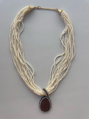 Necklace like new, white and gold