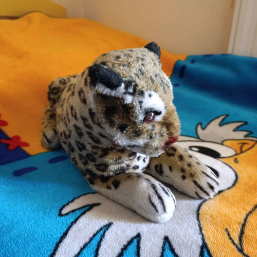 Stuffed lion cub like new, very high quality