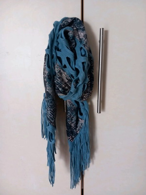 Wool scarf in blue color with printed patterns like new
