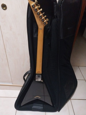 Jackson King V JS32 electric guitar used with locking tuners and killswitch