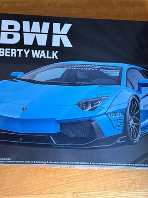 Lamborghini Aventador LBWK 1/24 μοντέλο καινούργιο