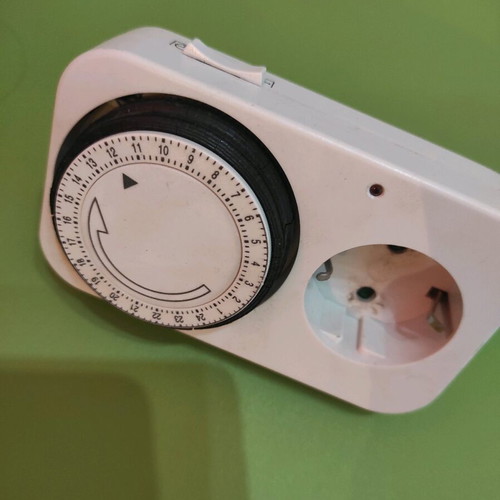 Socket with timer used