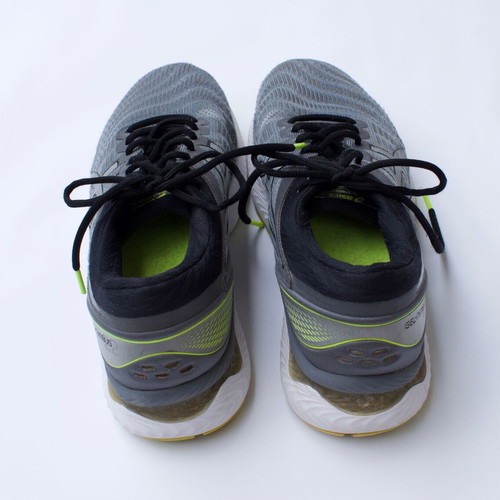 Asics Gel Nimbus 22 Lite Show running shoes size 42 like new, grey