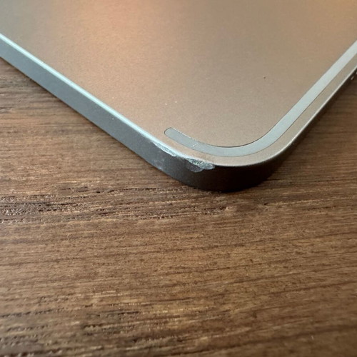 Apple iPad Pro 11" 4th Gen 2022 M2 8GB 128GB Wi-Fi used with case