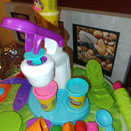 Play-Doh modeling clay with accessories new