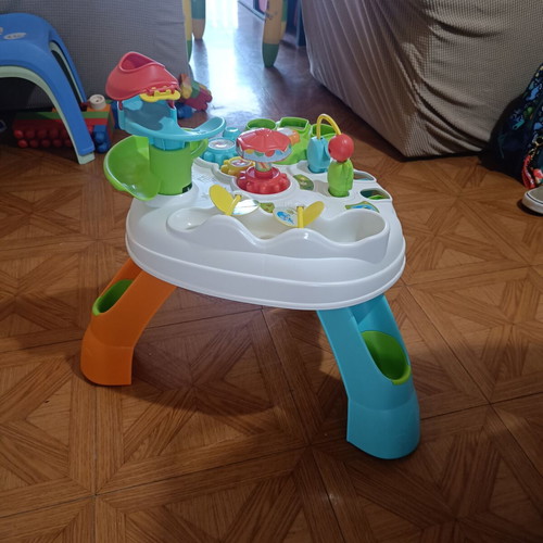 Activity table like new, very good condition