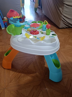 Activity table like new, very good condition