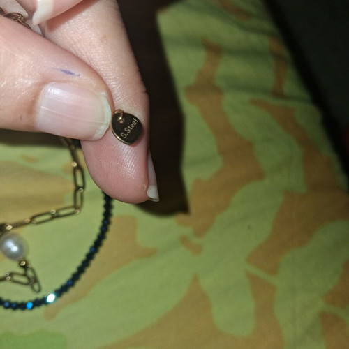 Set of 8 jewelry pieces