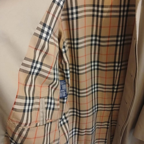 Burberry trench coat size L like new, beige