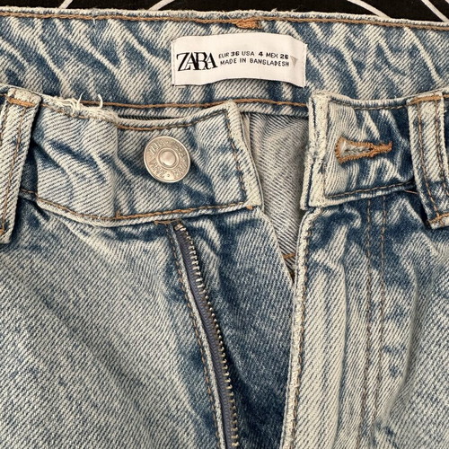 Zara Mom Fit High-Waisted Jeans EU 36 Light Blue Denim Like New