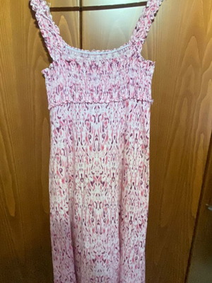 Рокля Zara large с пчелна пита на гърдите и цип отстрани