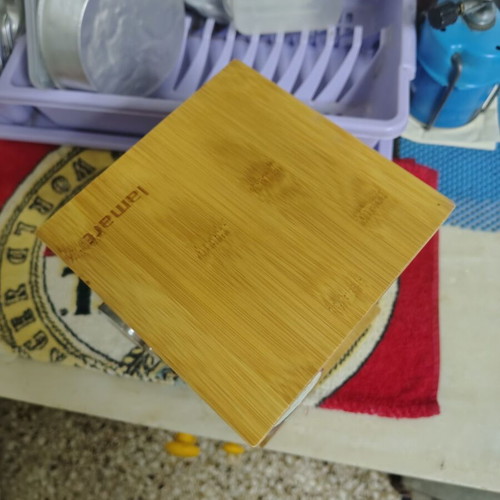 Spice stand like new with jars and wooden decoration
