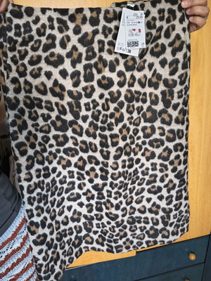 Zara skirt brand new, size medium
