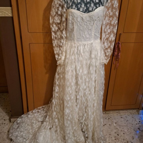 Handmade vintage wedding dress with integrated long train, size Medium, white
