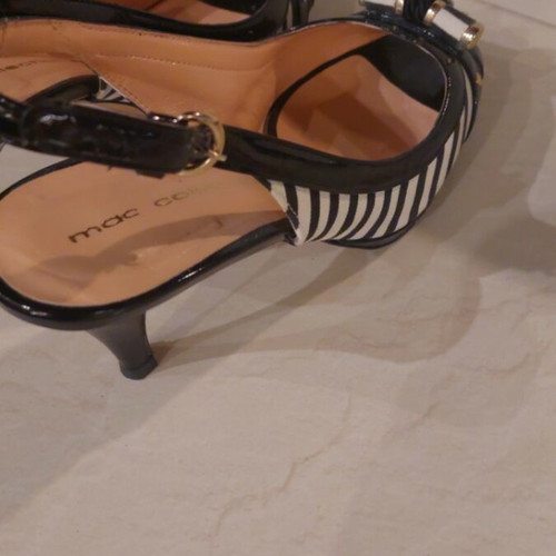 Mac Collection pumps like new, size 40, black patent leather with white fabric