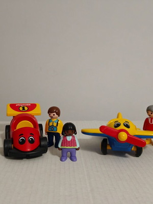 Playmobil figures and vehicles used, pack of 8 from 123