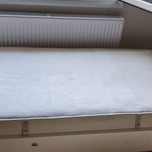 Single bed with mattress used 180x90 cm
