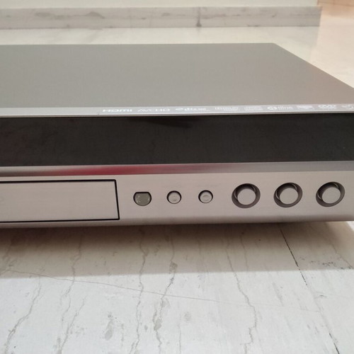 Yamaha Bluray Disc Player BD S667 like new